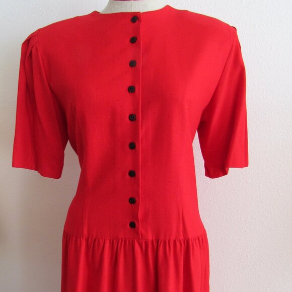 VINTAGE RED SILK DRESS, 10, SHORT SLEEVE, POCKETS, BLACK BUTTONS, 1980s, EUC - Picture 4 of 7